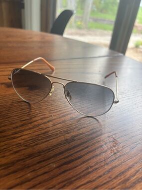 Ray-Ban Gold Frame Aviator Sunglasses with Brown Gradient Lenses